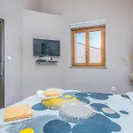 1 Bedroom Gorgeous In * Njivice